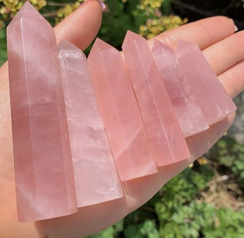 ROSE QUARTZ POINT LOVE • RELATIONSHIPS • ATTRACTION